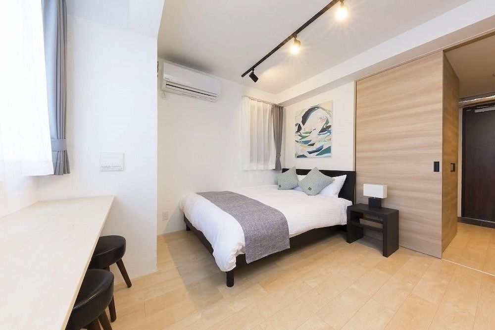 undefined C3 Maison Philippe Shitaya 303 6