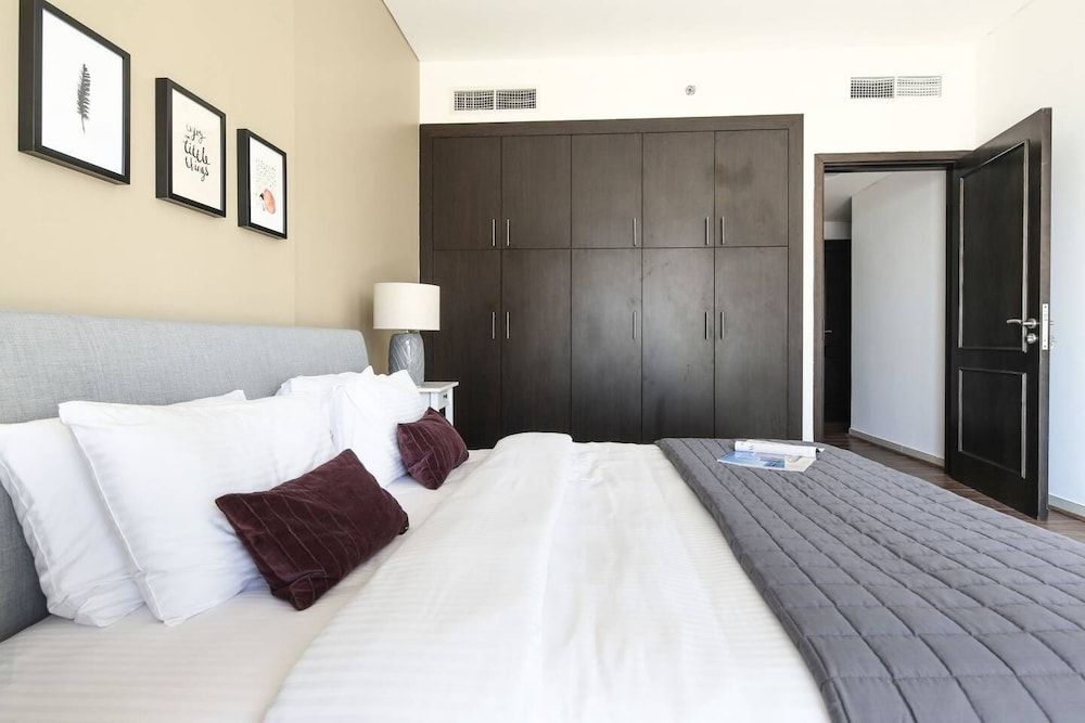 undefined Breathtaking Beach Views in This 2BR in Marina! 5