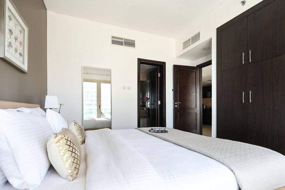 undefined Breathtaking Beach Views in This 2BR in Marina! 7