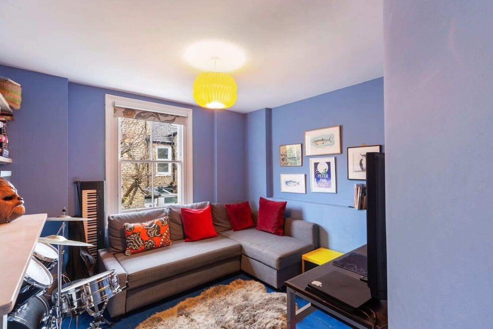 undefined Lovely 4 Bedroom House near Portobello