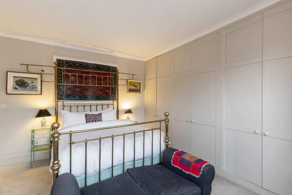 Lovely 4 Bedroom House near Portobello House (4 Bedrooms) 23