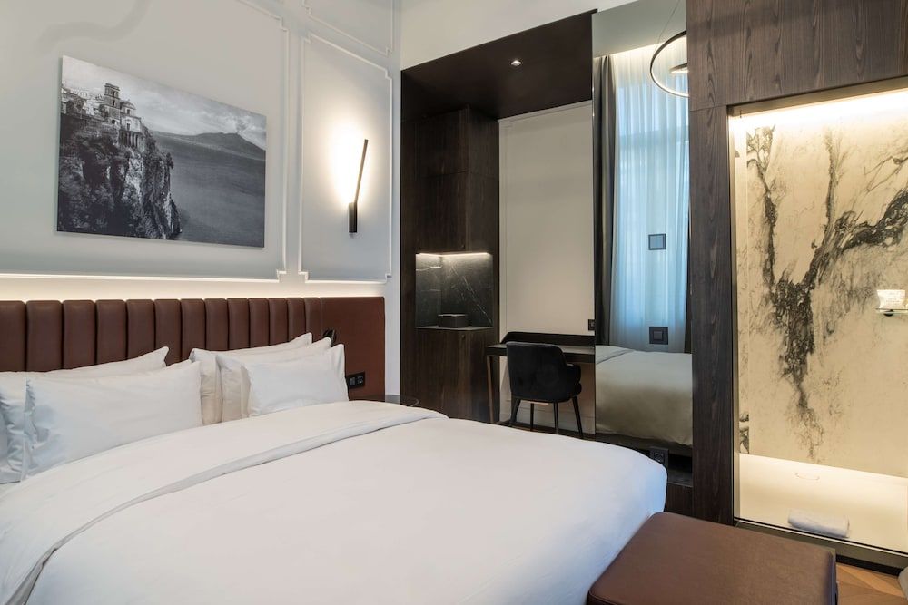 Superior Room (Collection)