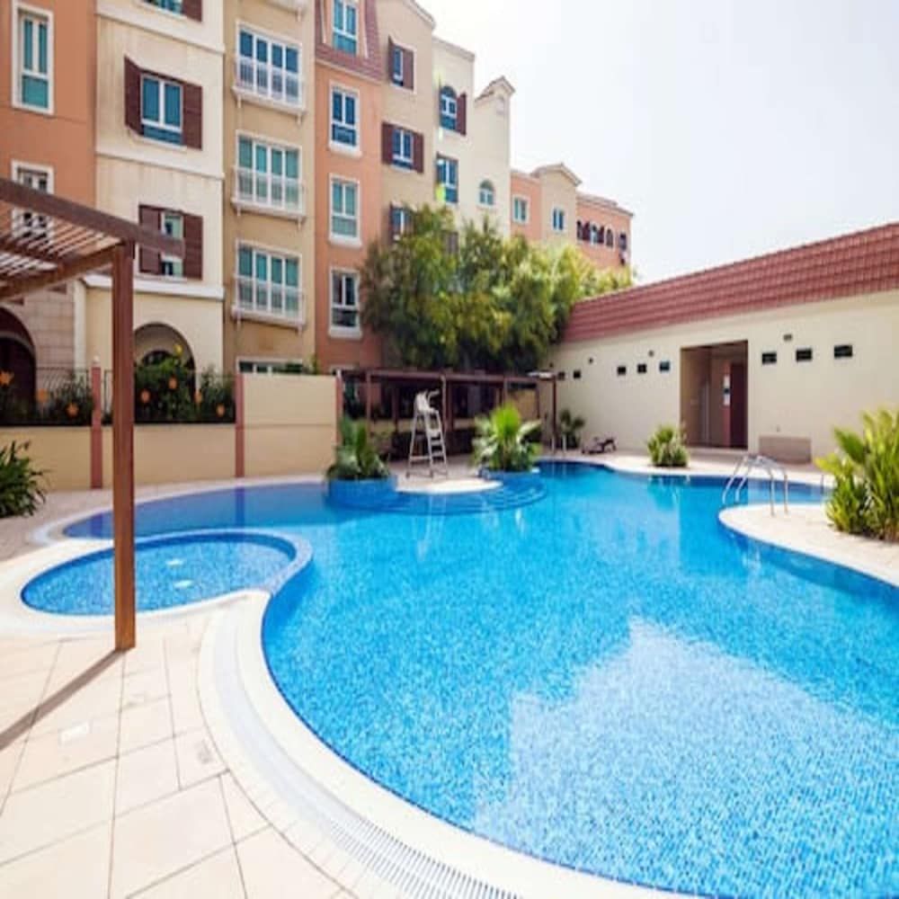 undefined Lux BnB 1BD Discovery Gardens 2