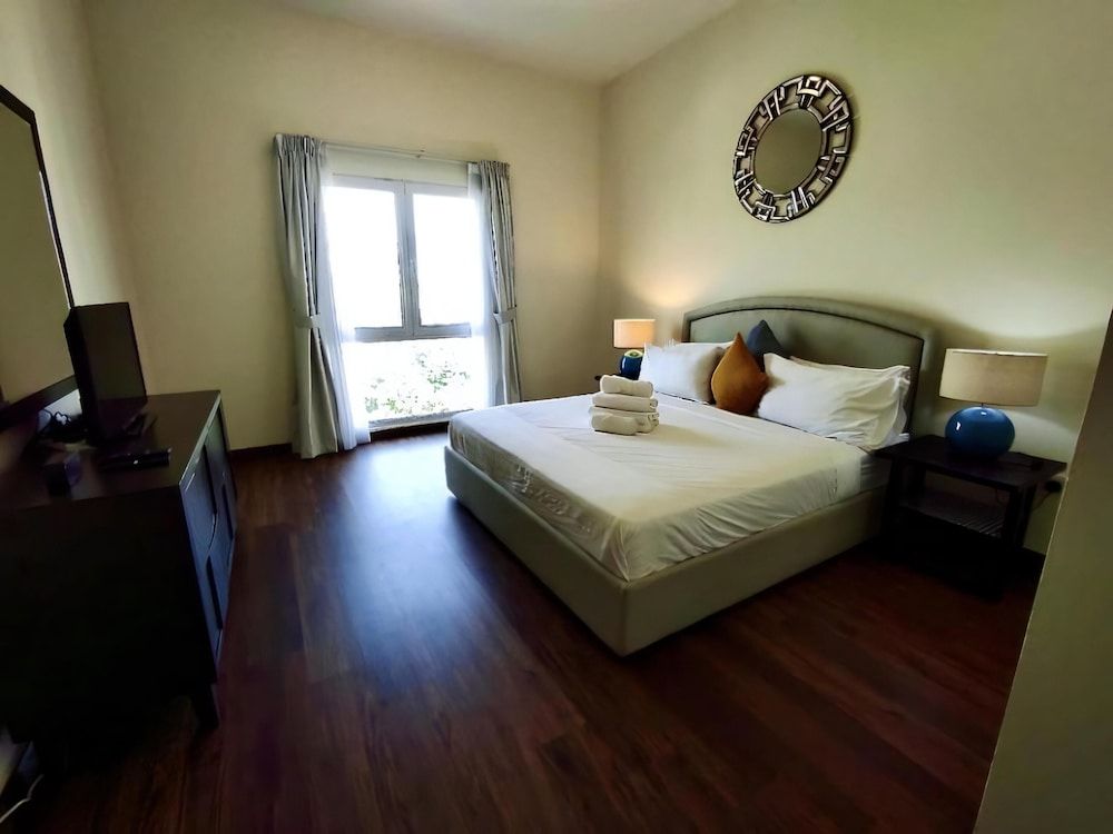 undefined Lux BnB 1BD Discovery Gardens 10