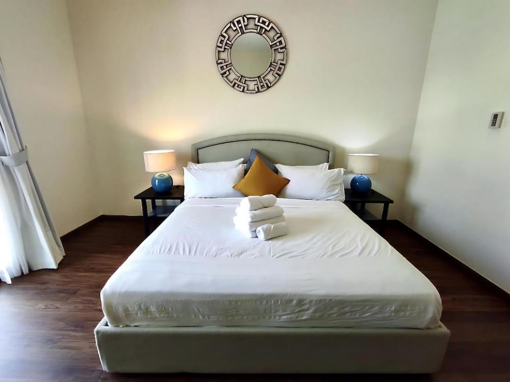 undefined Lux BnB 1BD Discovery Gardens 7