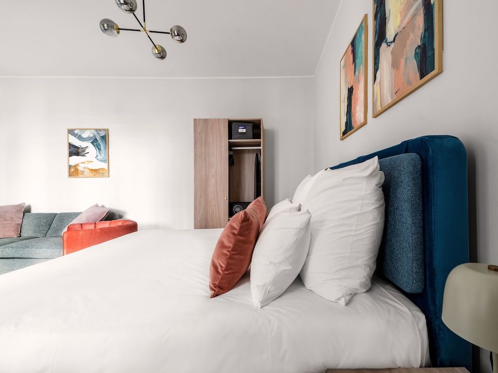 Numa Milan Loreto XL Studio with Kitchen, Sofa Bed