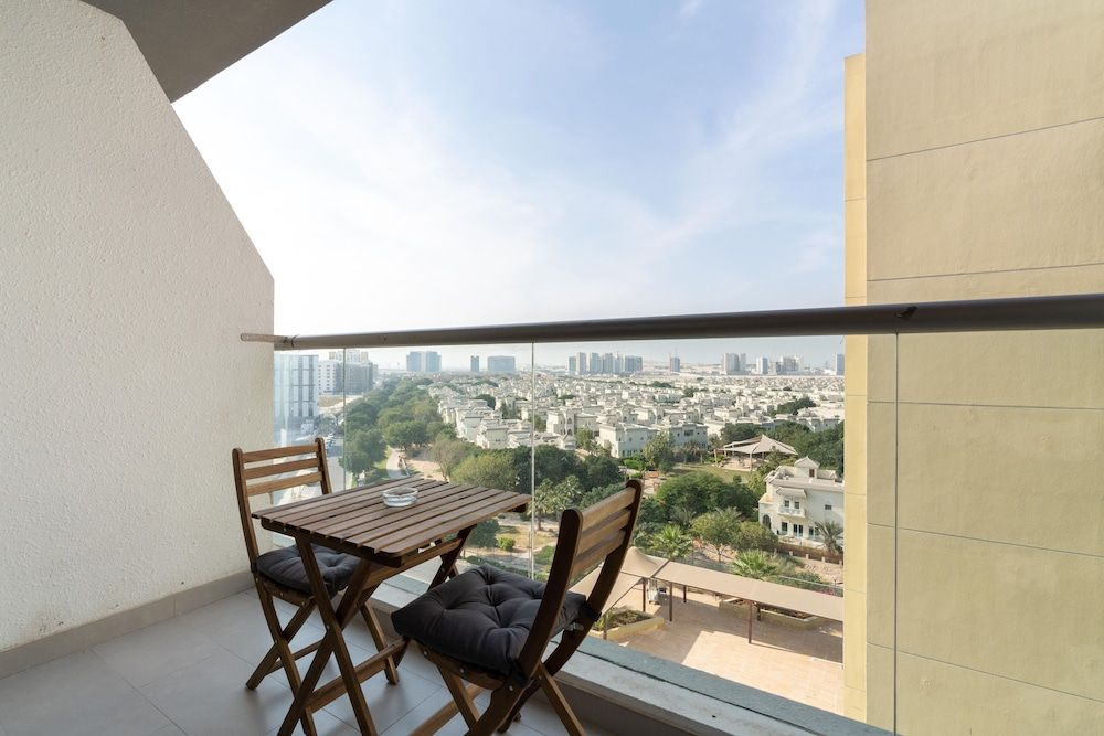 Lux BnB Studio Al Furjan Deluxe Studio Suite 14