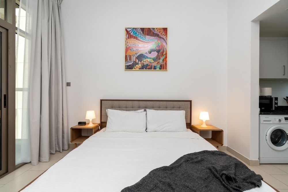 undefined Lux BnB Studio Al Furjan 5