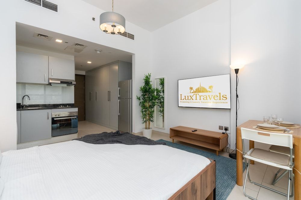 undefined Lux BnB Studio Al Furjan 10