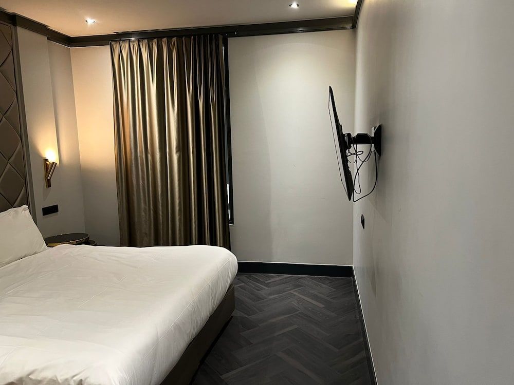 undefined Triple G Hotels 2