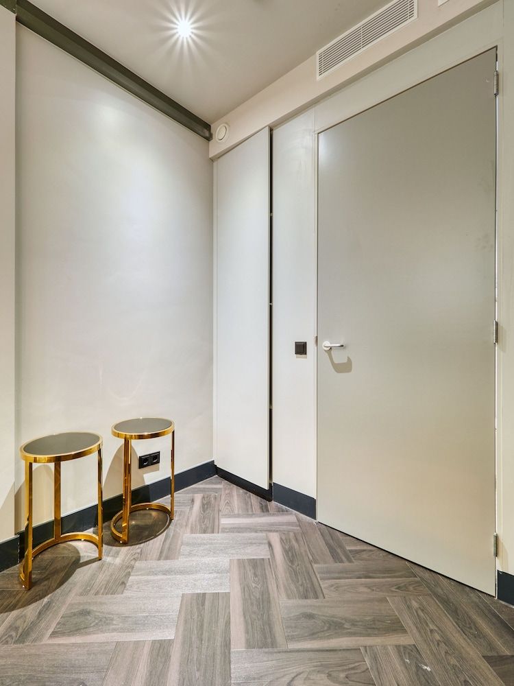 Triple G Hotels Small Double bed Room