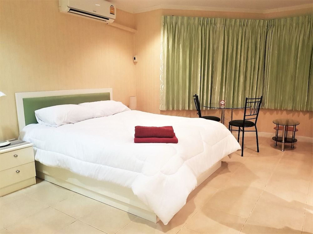 undefined Jomtien Thip Condotel