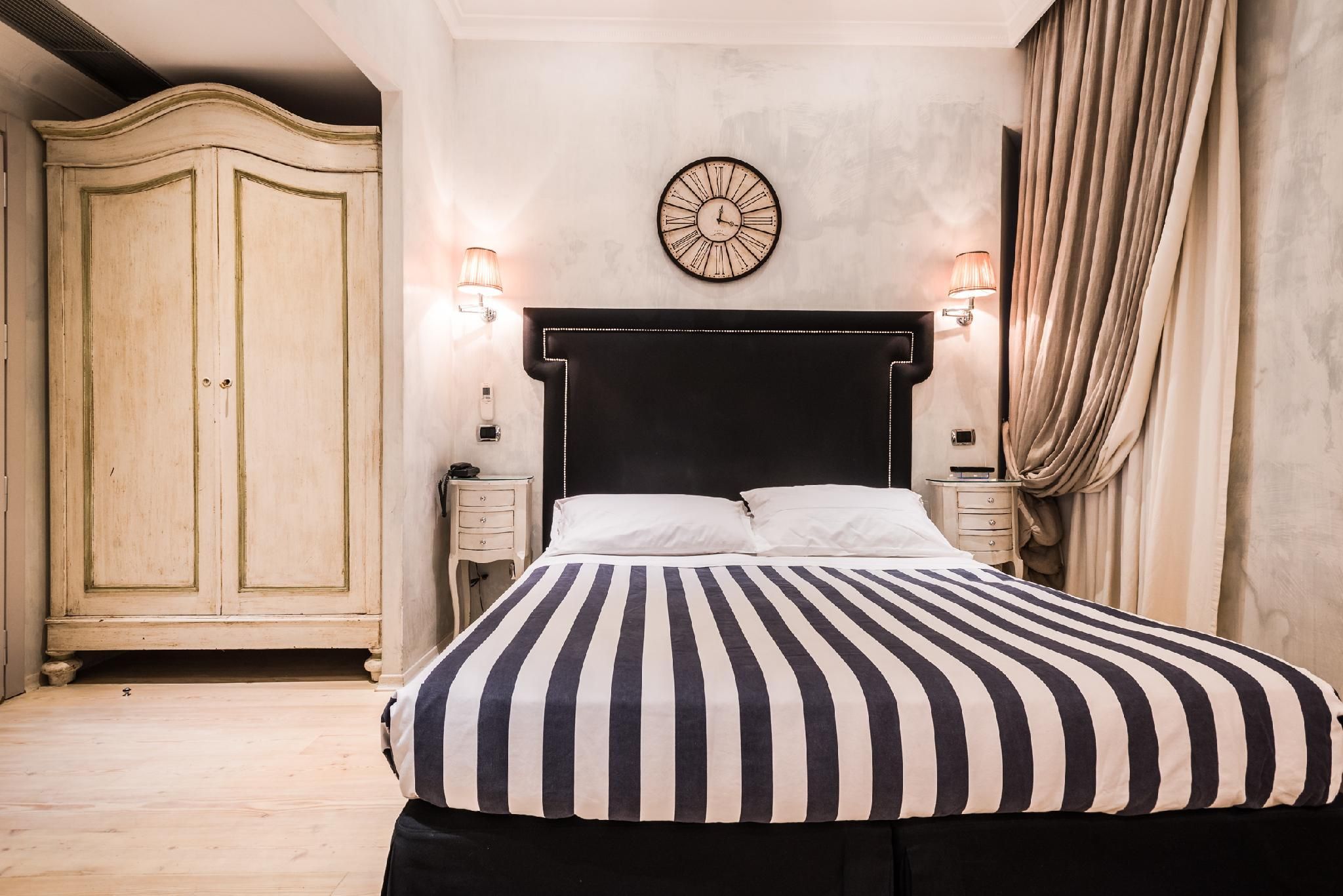 Standard with Bathtub