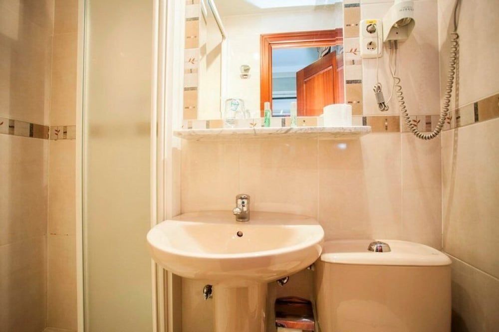 undefined Pensión Carrera 7