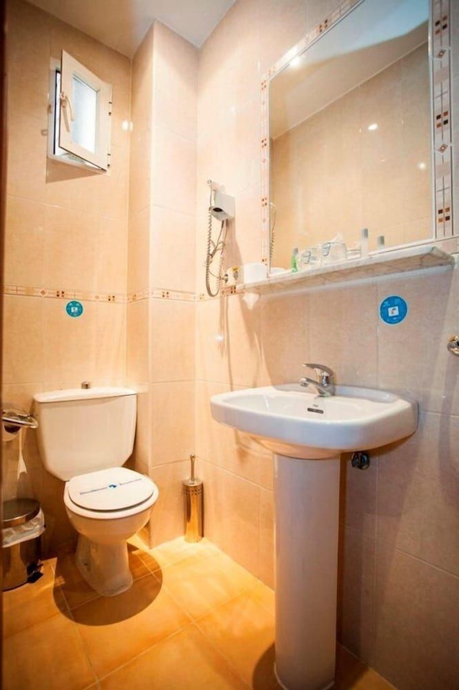 undefined Pensión Carrera 10