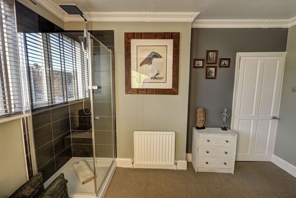 Canning Town House Deluxe House 16