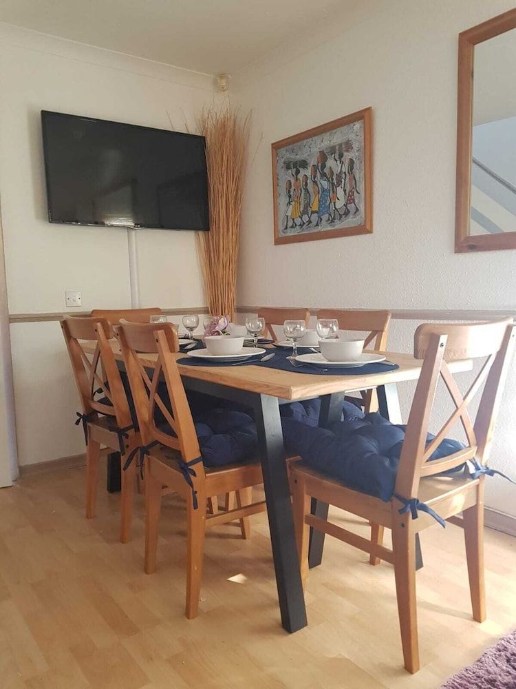 undefined Cyrus House Thameside 8