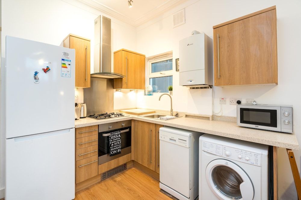 undefined NEW Stylish 1 Bedroom Flat With Garden London 10