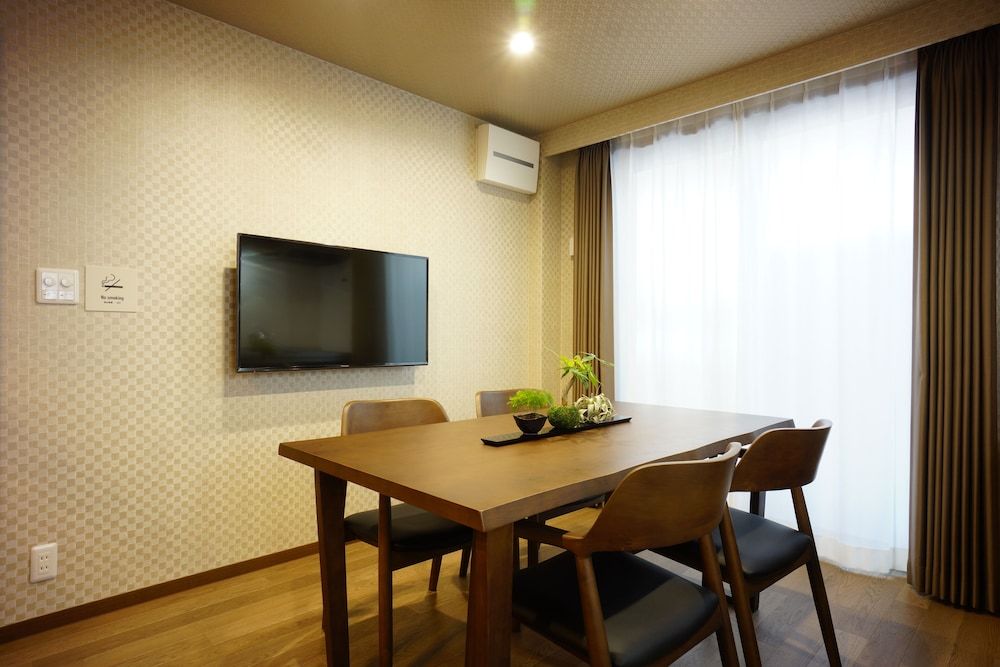 Rona Hotel Superior Quadruple Room 6