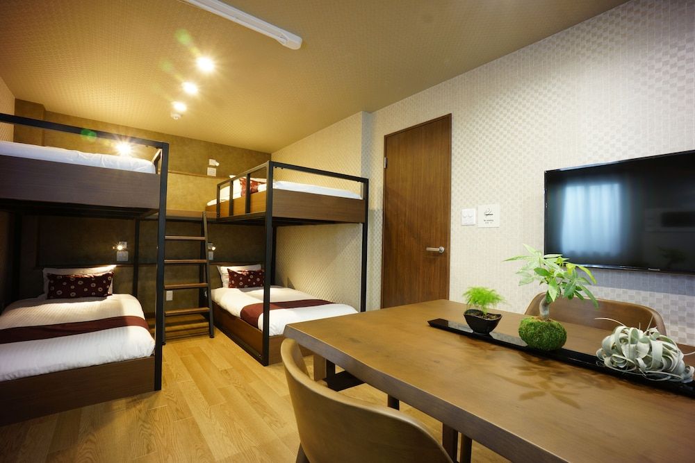 undefined Rona Hotel