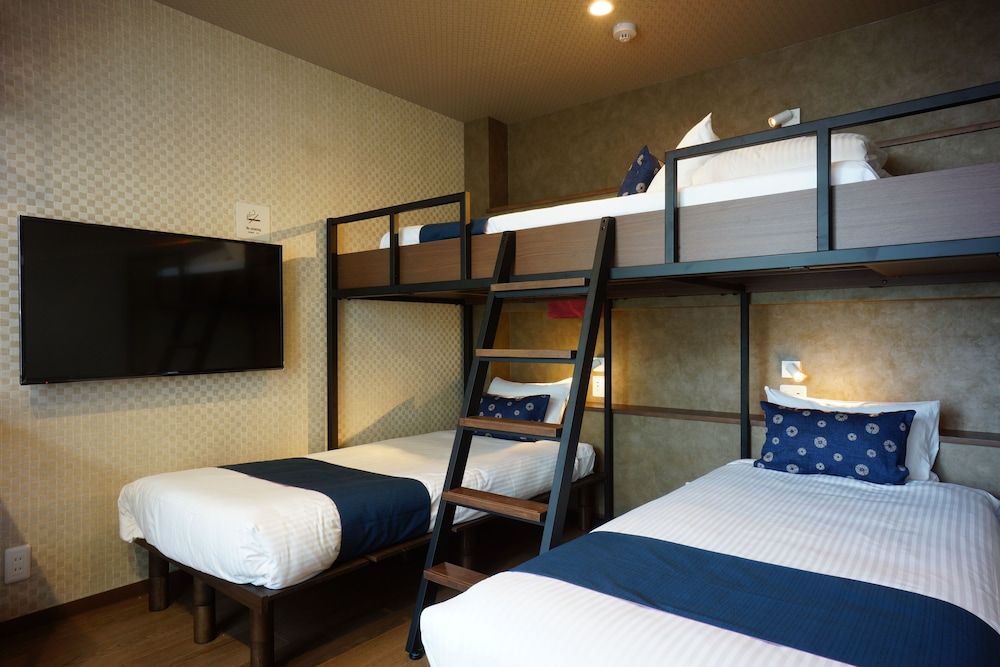 undefined Rona Hotel 3