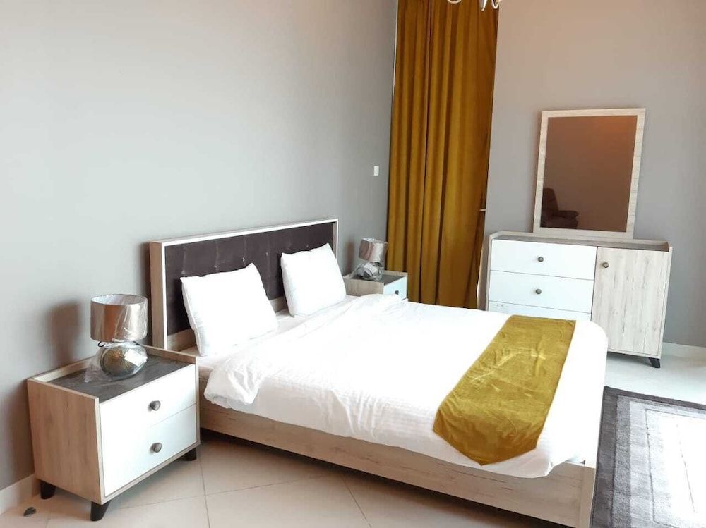 undefined Golden Stay Vacation Continental Tower 9