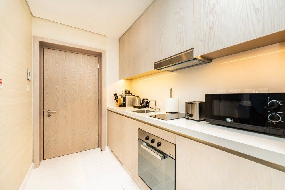 undefined Boutique Living - Palm Tower Jumeirah 3