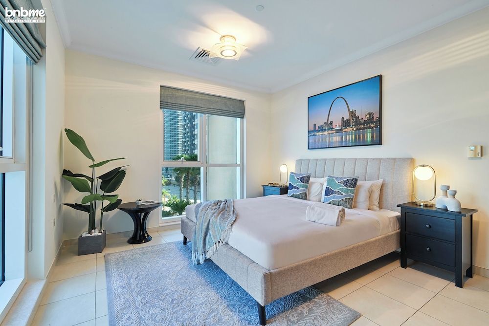 undefined Bnbme - Churchill Towers 1 Bedroom Canal View 3