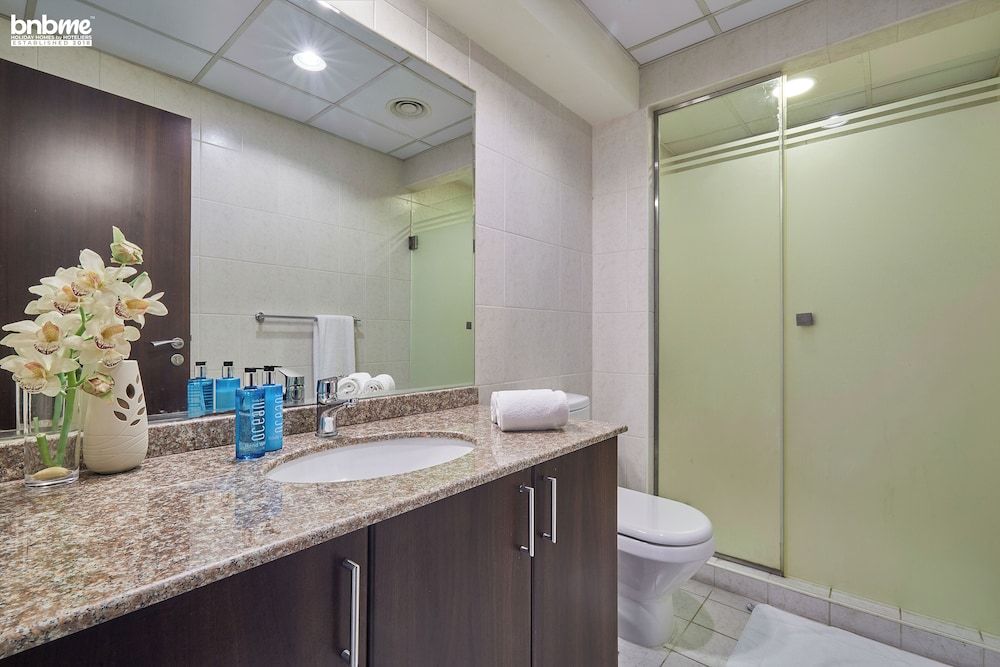 undefined Bnbme - Churchill Towers 1 Bedroom Canal View 10