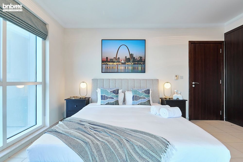 undefined Bnbme - Churchill Towers 1 Bedroom Canal View 5