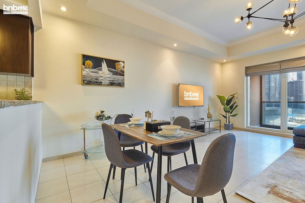 undefined Bnbme - Churchill Towers 1 Bedroom Canal View 7