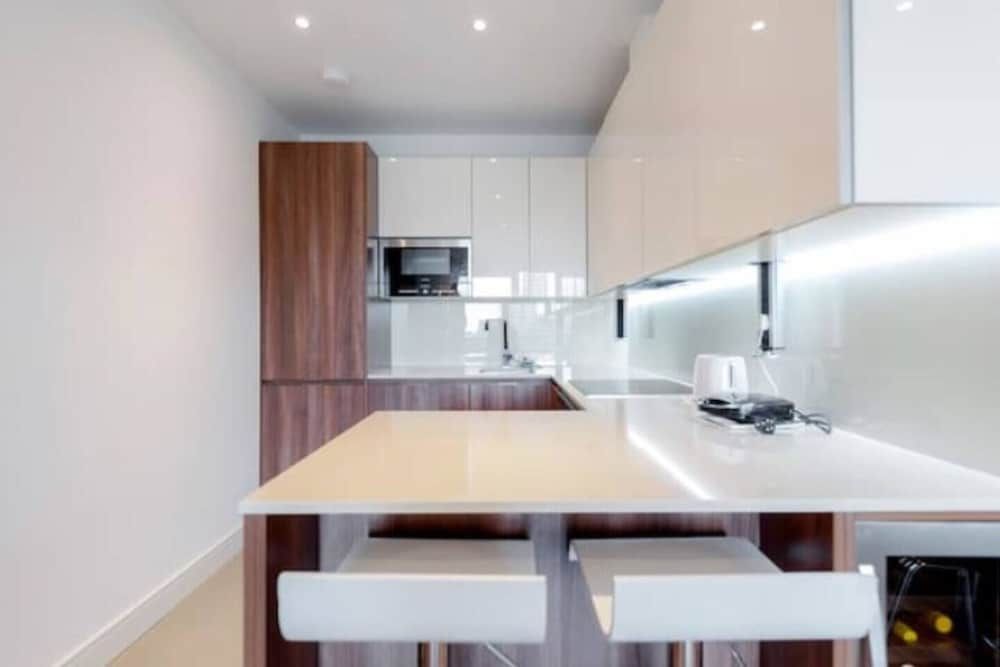 undefined Battersea Reach Luxury Apartments 4