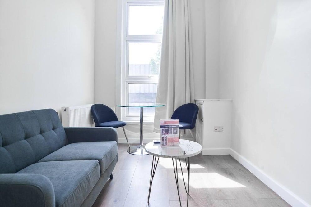 undefined Elegant Studio In Euston 10