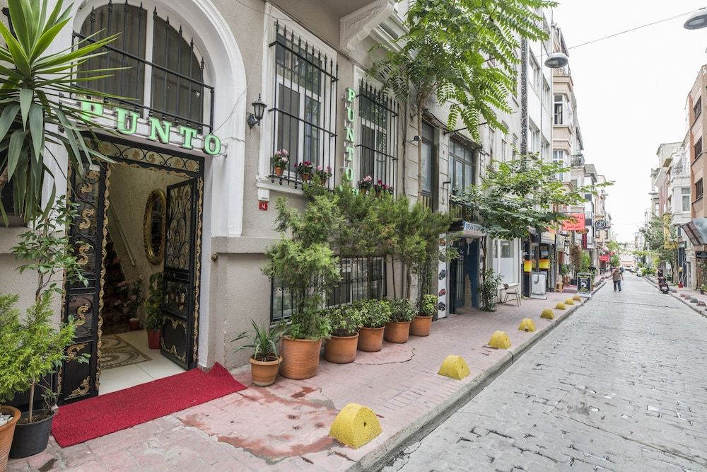 undefined Punto Suite 7