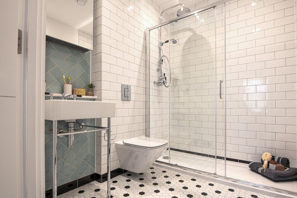 undefined Design Brand new 3 Bedroom Apartment in Shoreditch 4