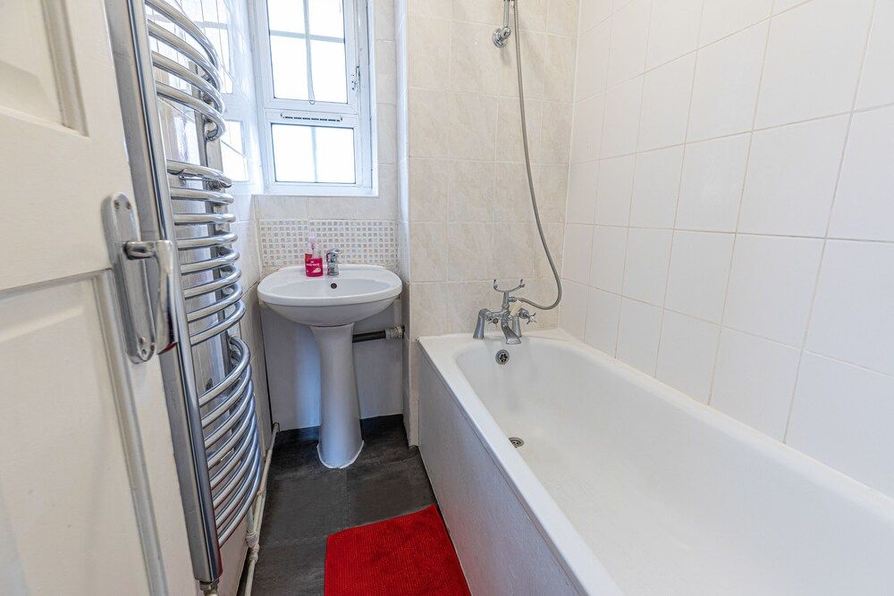 Tower Bridge Accommodation - 22 Double Room 24 8