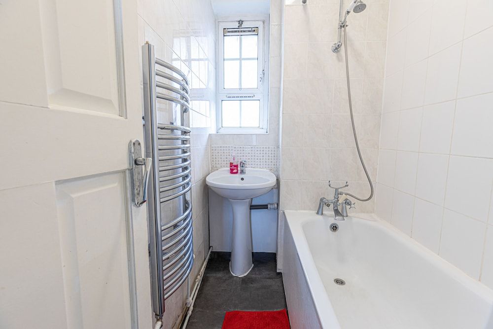 Tower Bridge Accommodation - 22 Double Room 24 9