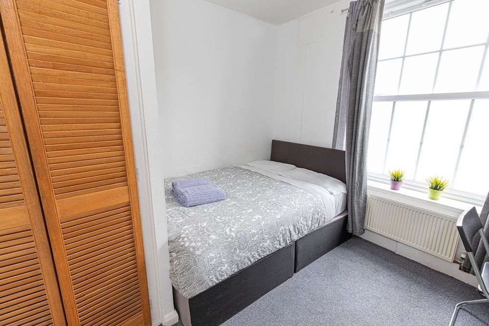 Tower Bridge Accommodation - 22 Double Room 23 3
