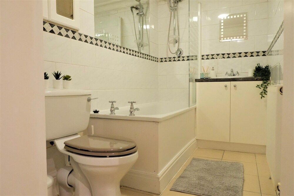 Oxford Apartments Apartment (12 A) 12