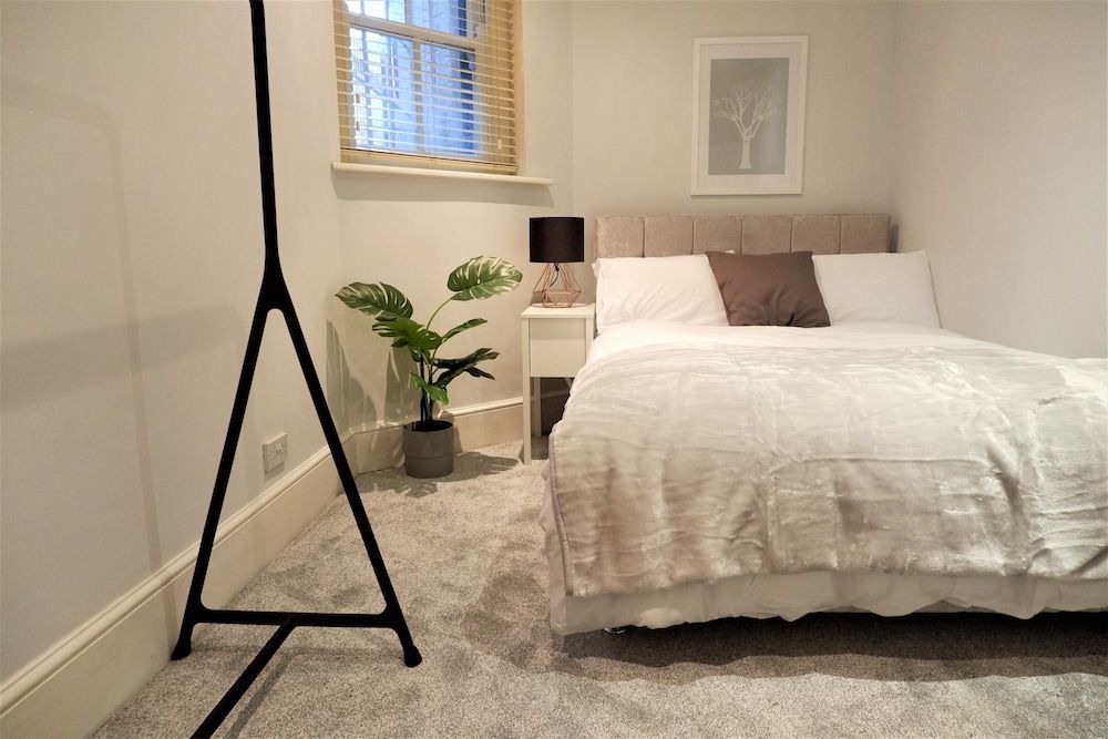 undefined Oxford Apartments 2