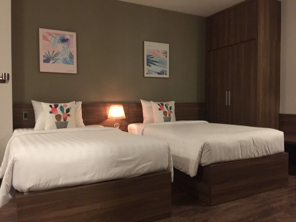 Eyes Hotel Premier Twin Room 2