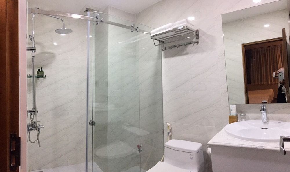 undefined Eyes Hotel 2