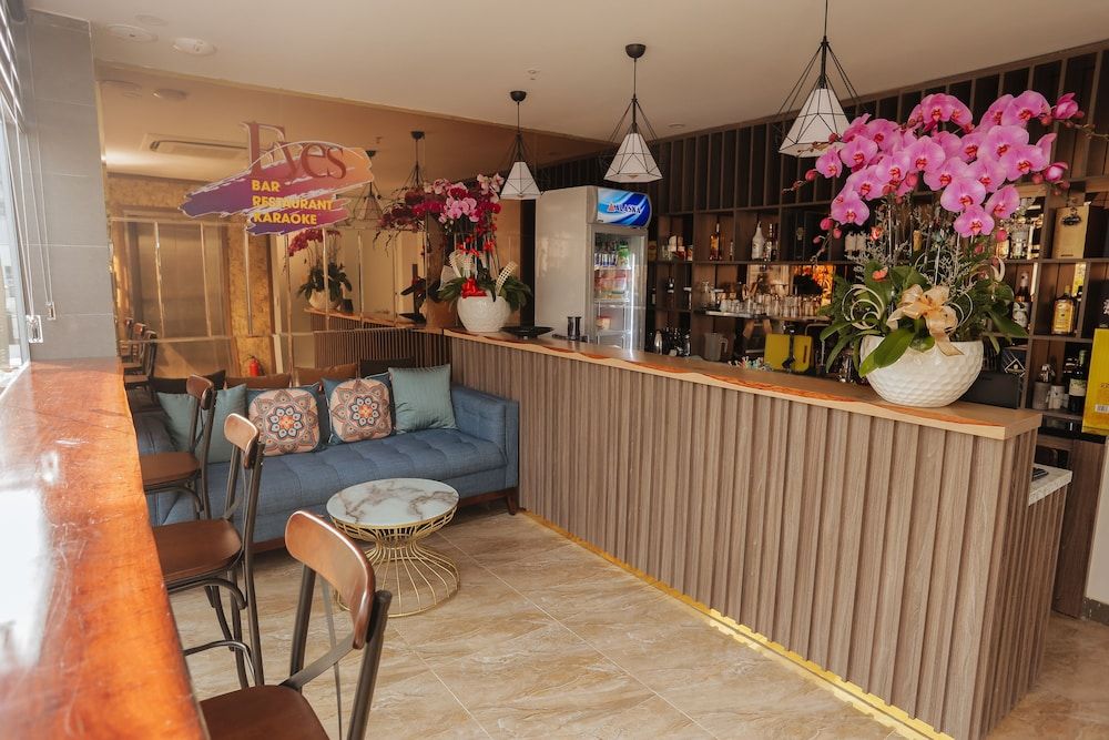 undefined Eyes Hotel 7