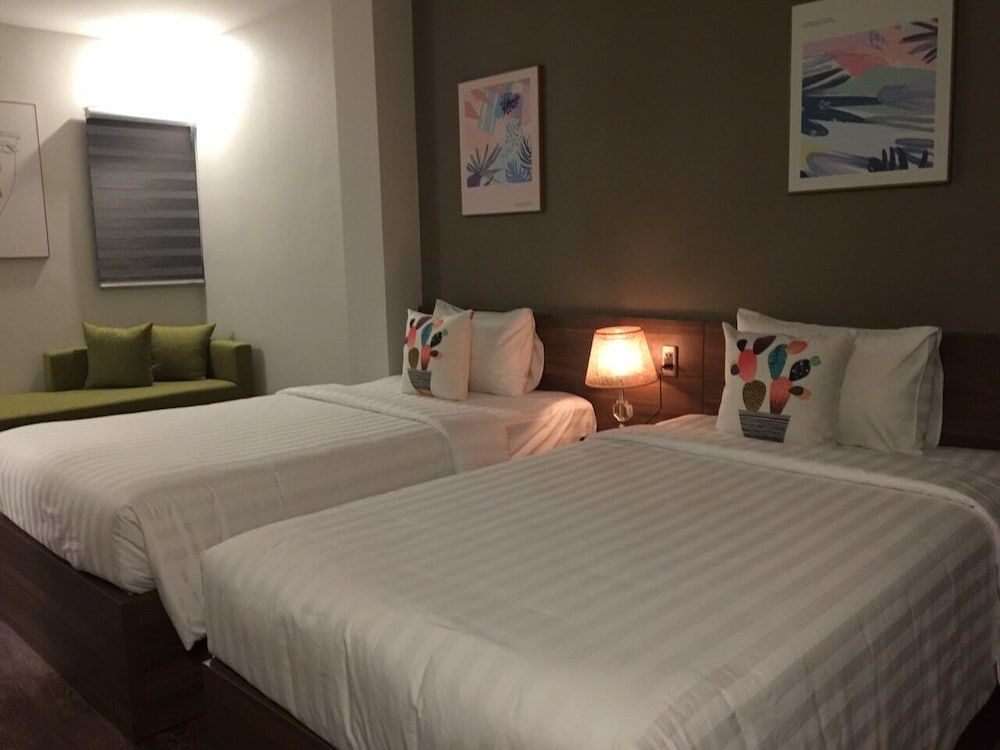 Eyes Hotel Premier Twin Room 3