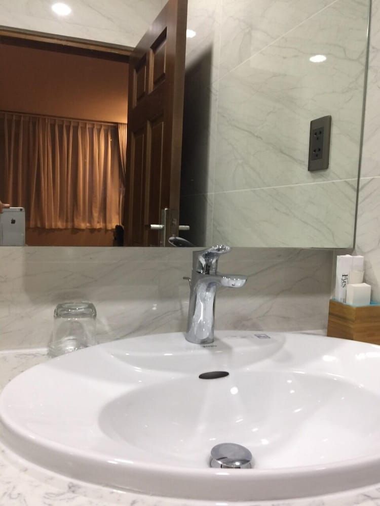 undefined Eyes Hotel 3