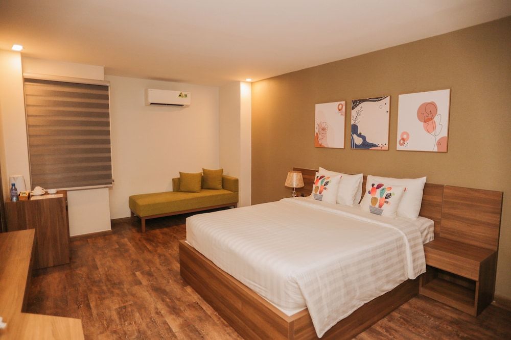 undefined Eyes Hotel 5