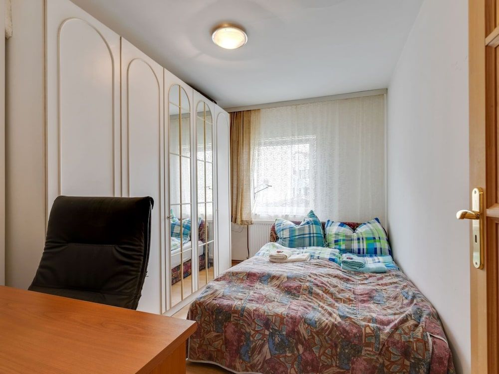 Lively Holiday Home in Wien With Private Garden House 2