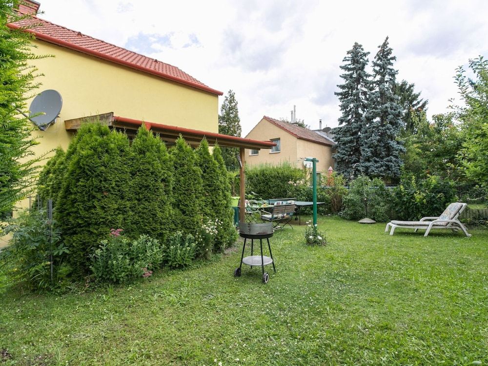 undefined Lively Holiday Home in Wien With Private Garden 3