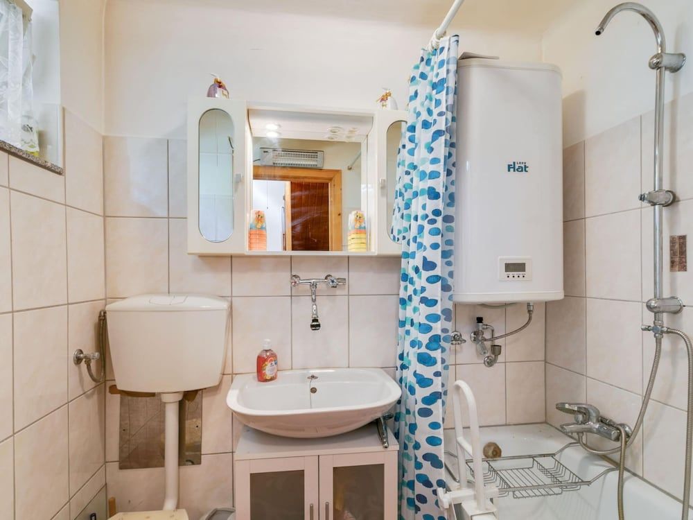 Lively Holiday Home in Wien With Private Garden House 8