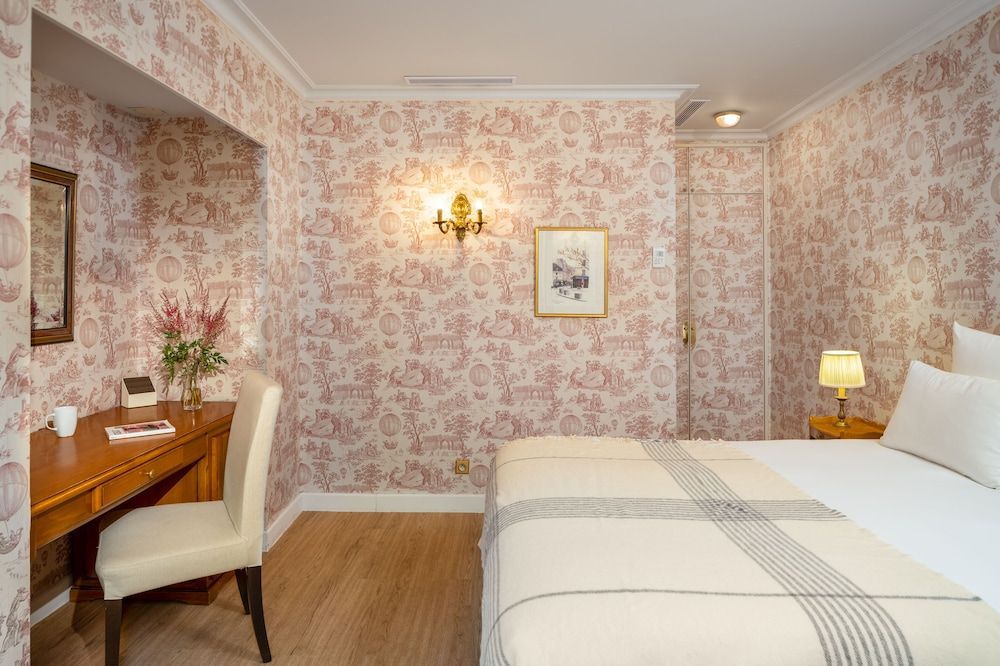 Hôtel des Grandes Ecoles Superior Room, Garden View 6